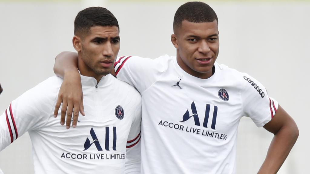 Kylian Mbappé y Achraf Hakimi, juntos en un entrenamiento del PSG