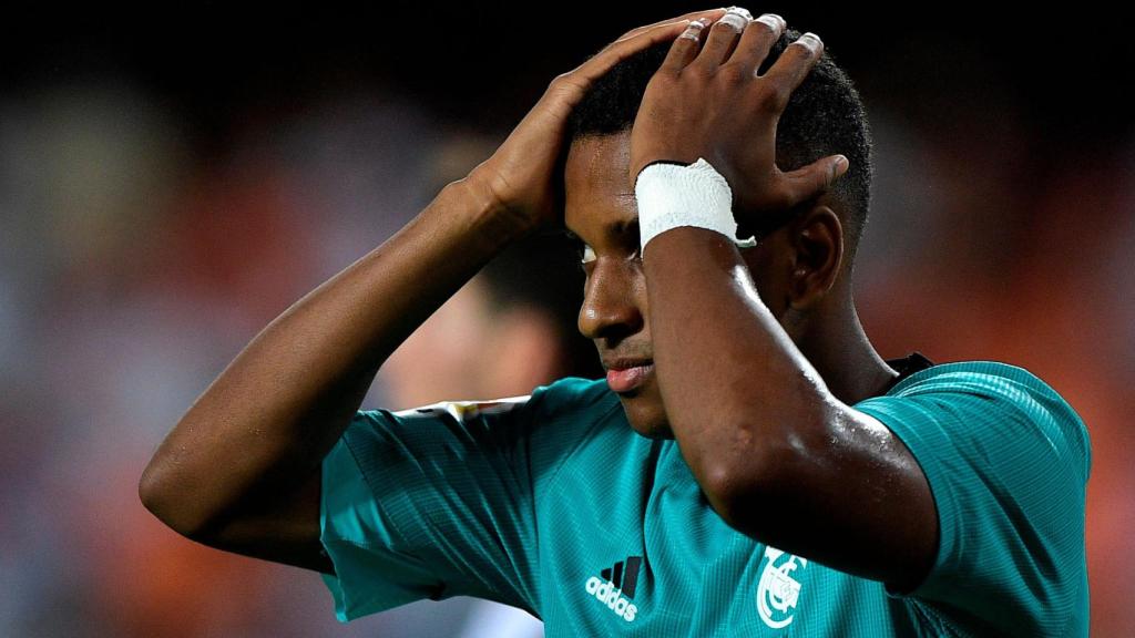 Rodrygo Goes se lamenta tras una ocasión fallada