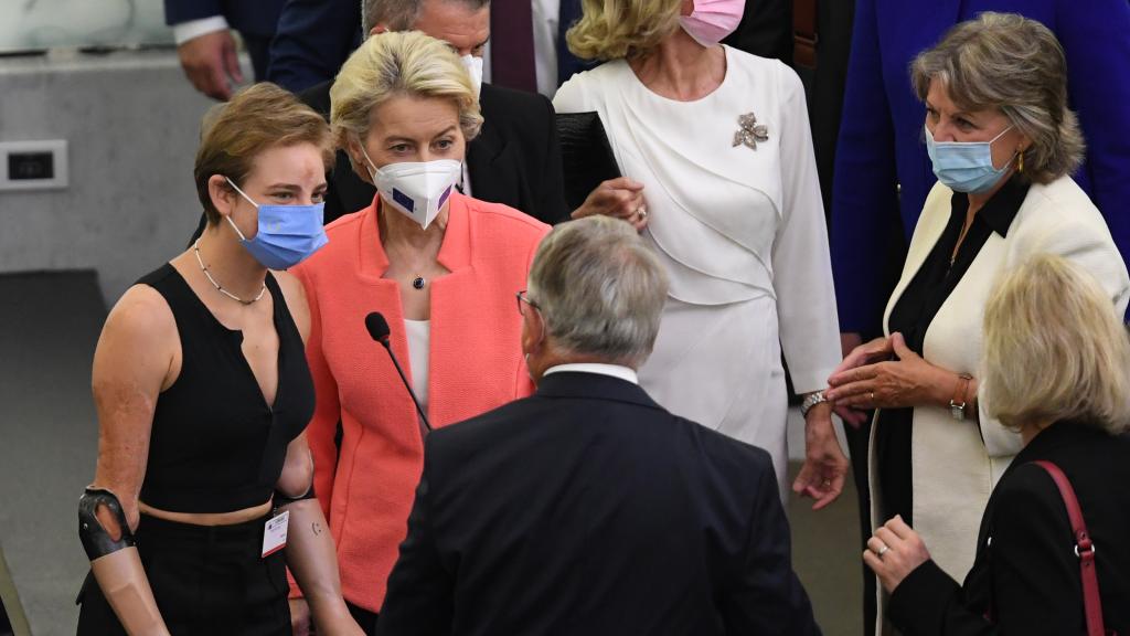 La deportista Beatrice Vio y von der Leyen durante la celebración del Debate sobre el Estado de la Unión en Estrasburgo. Unión Europea, 2021