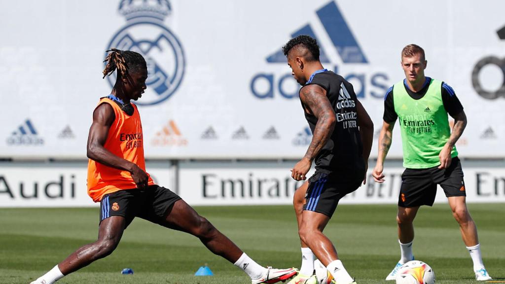 Eduardo Camavinga, Mariano Díaz y Toni Kroos