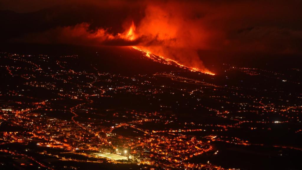 El volcán de Cumbre Vieja, en en municipio de El Paso, en erupción.