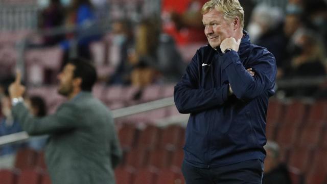 Ronald Koeman, en la banda del Camp Nou