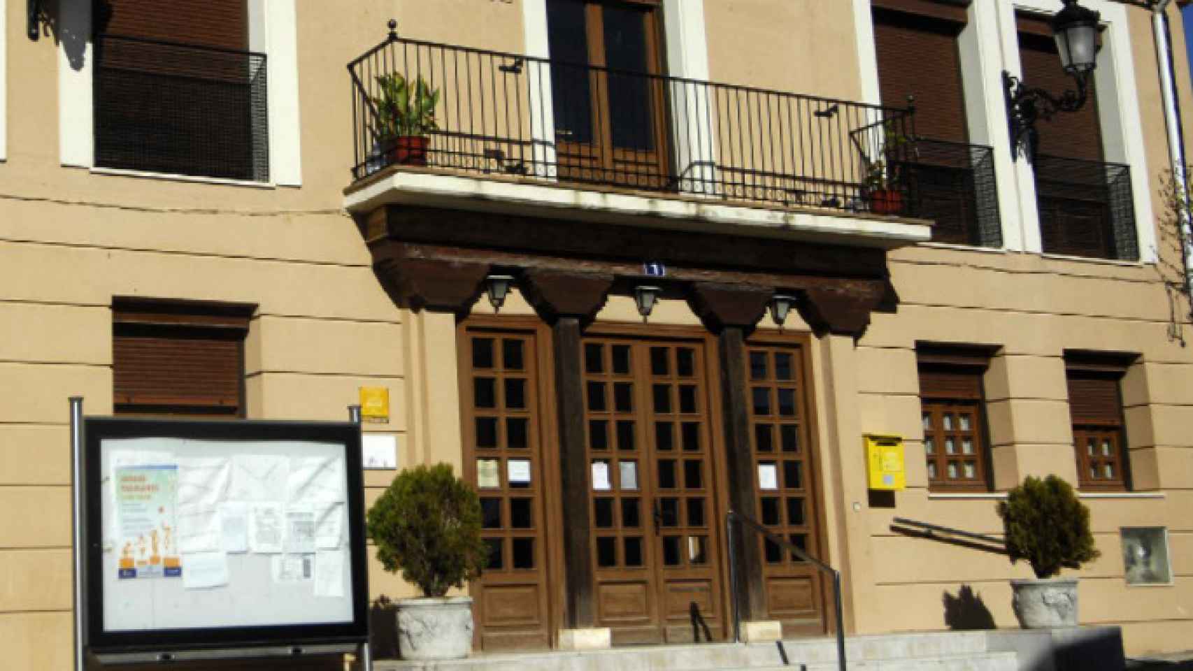 Fachada del Ayuntamiento de Castroverde de Cerrato