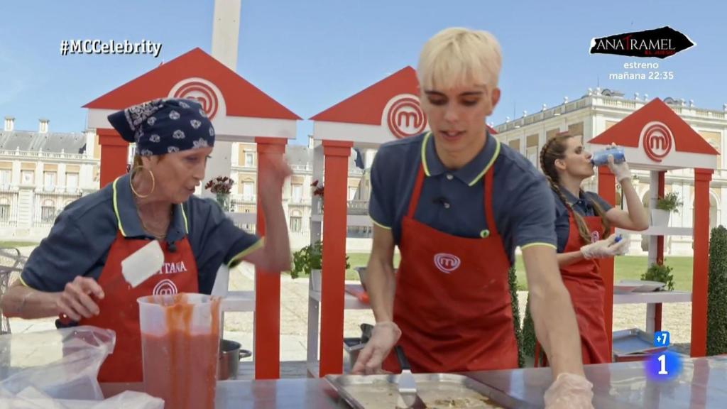 Verónica Forqué y Samantha Hudson en el segundo programa de 'MasterChef Celebrity 6'.