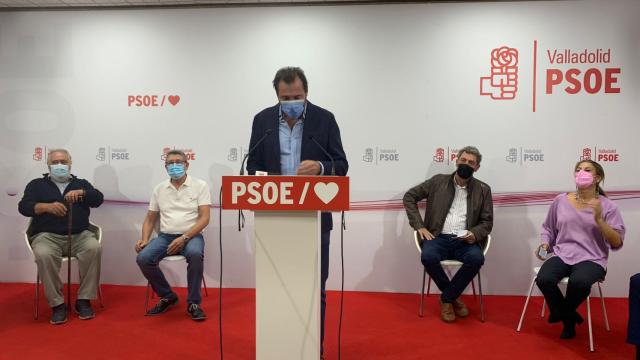 Óscar Puente durante la rueda de prensa en la que anunció su candidatura