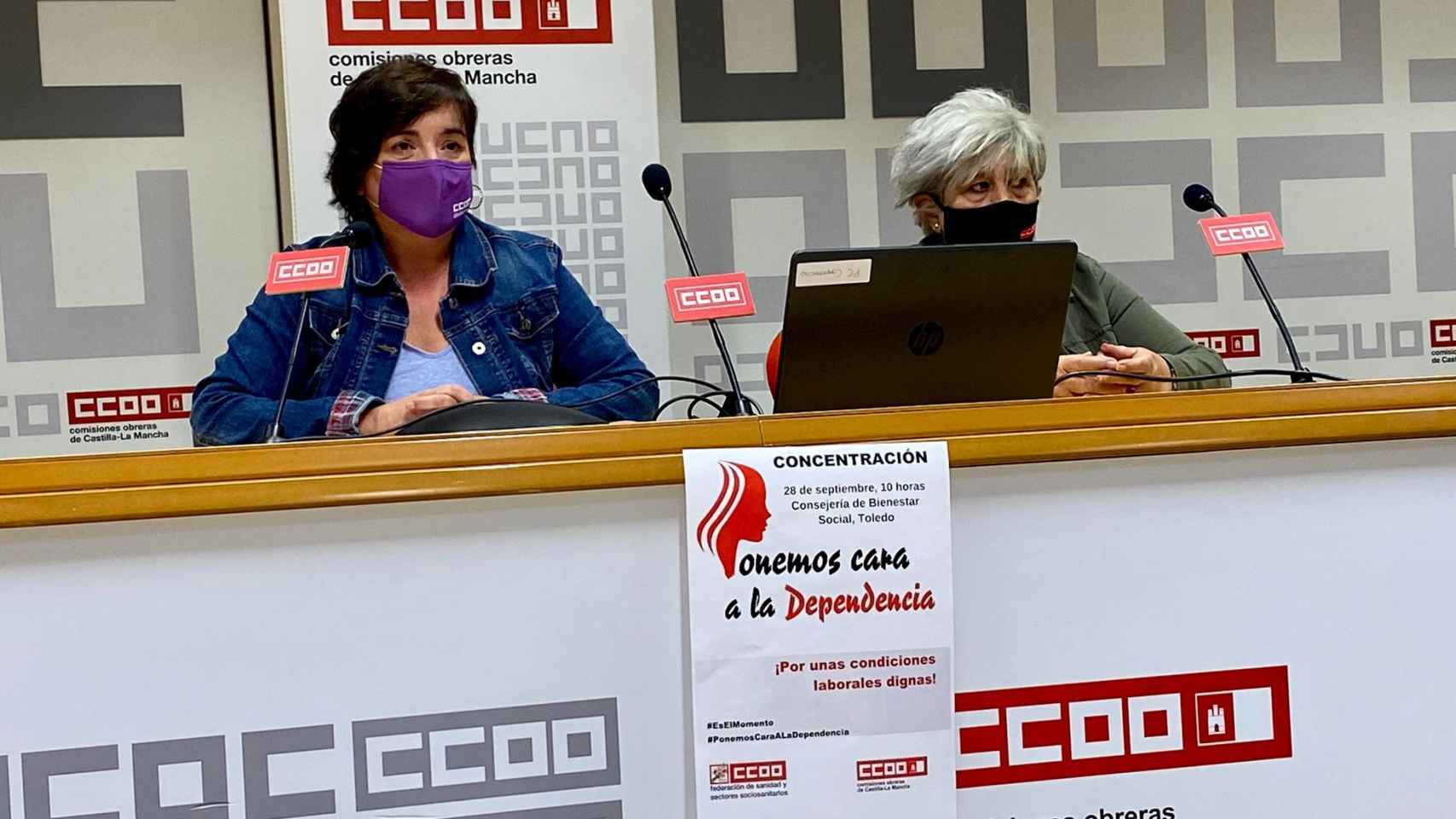 Chelo Cuadra, secretaria regional de la Federación de Sanidad y Sectores Sociosanitarios de CCOO, y Toñi Márquez, responsable de la Federación en Toledo