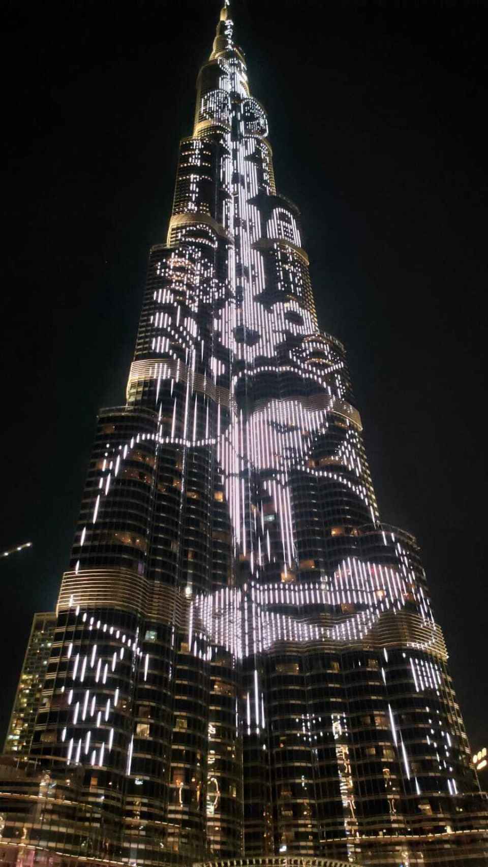 Una de las proyecciones de la obra de Paco Bree sobre el Burj Khalifa. Foto: A. Iglesias Fraga