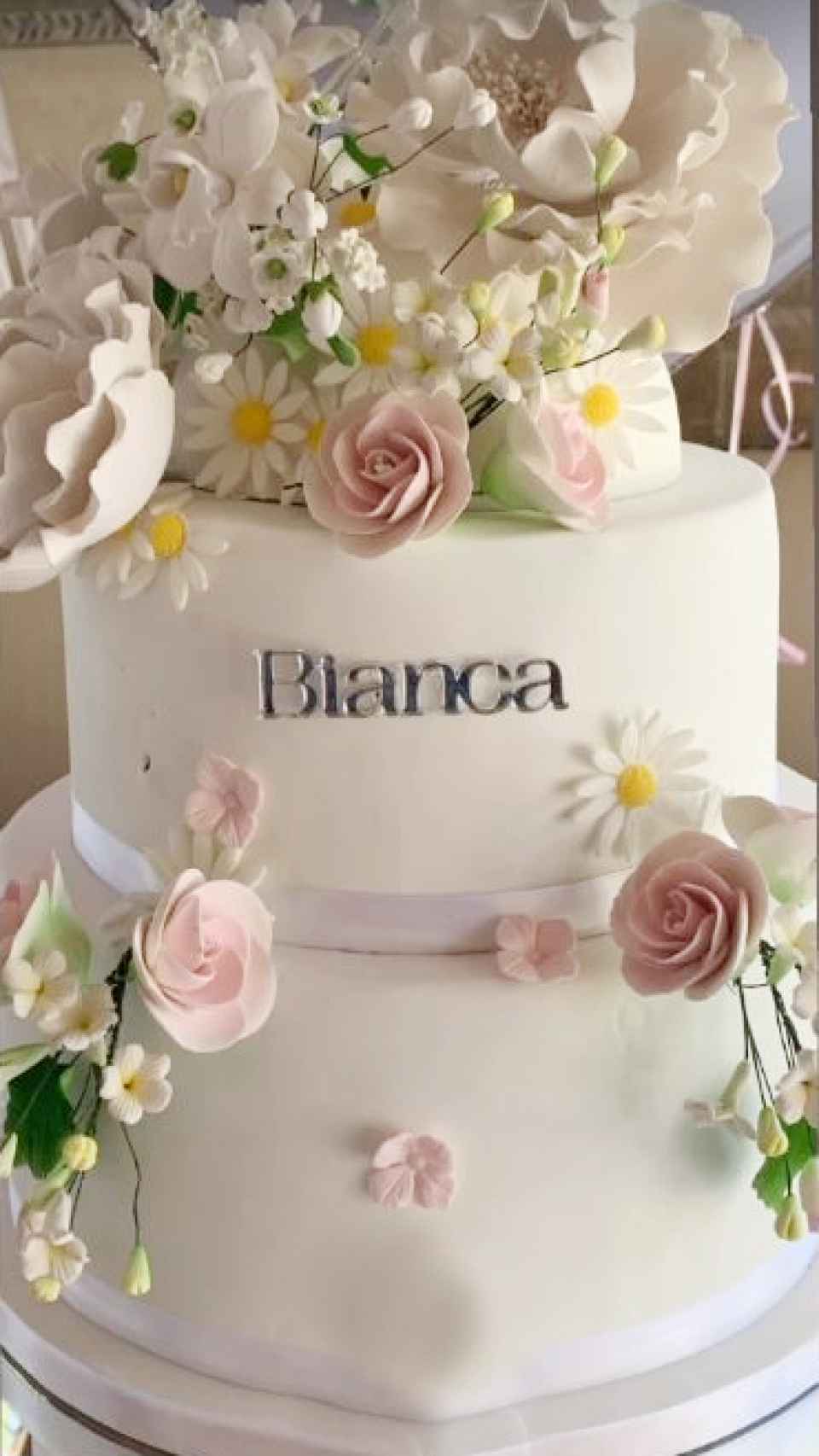 Vanesa Pinedo creó la tarta de la comunión de Bianca Ponce Cuevas.
