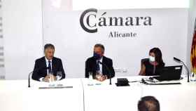 La Cámara de Comercio y Caixabank presentan el informe 'Alicante en cifras 2021'.