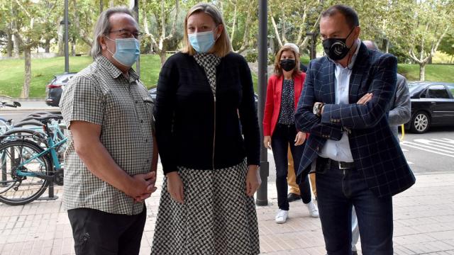 Isabel Blanco, Francisco Guarido y Francisco Requejo antes de la firma del convenio sobre los Fondos Europeos