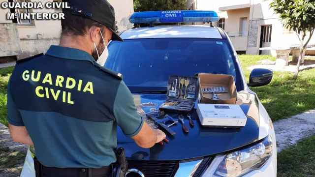 Investigado un vecino de Tomiño (Pontevedra) por robar en un colegio del municipio