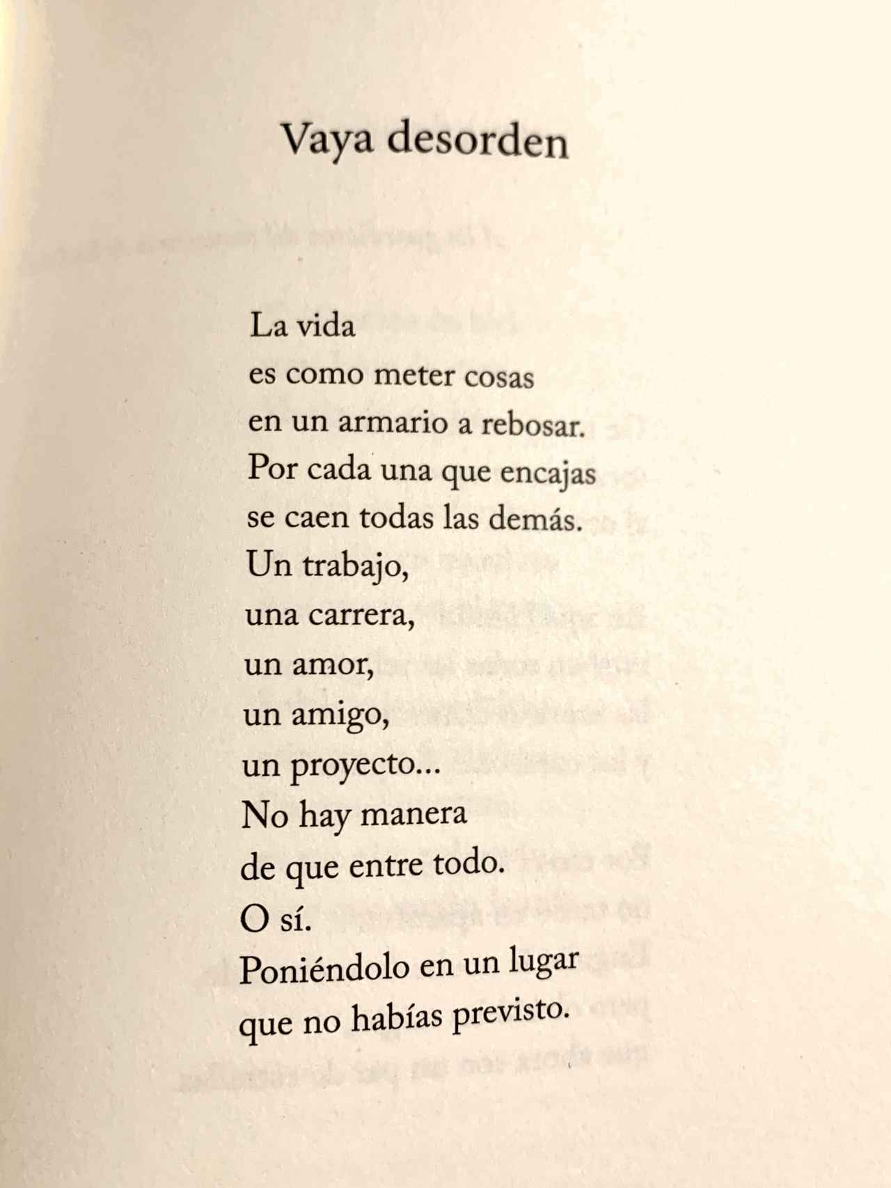 Vaya desorden, un poema de Daniel Ramírez.