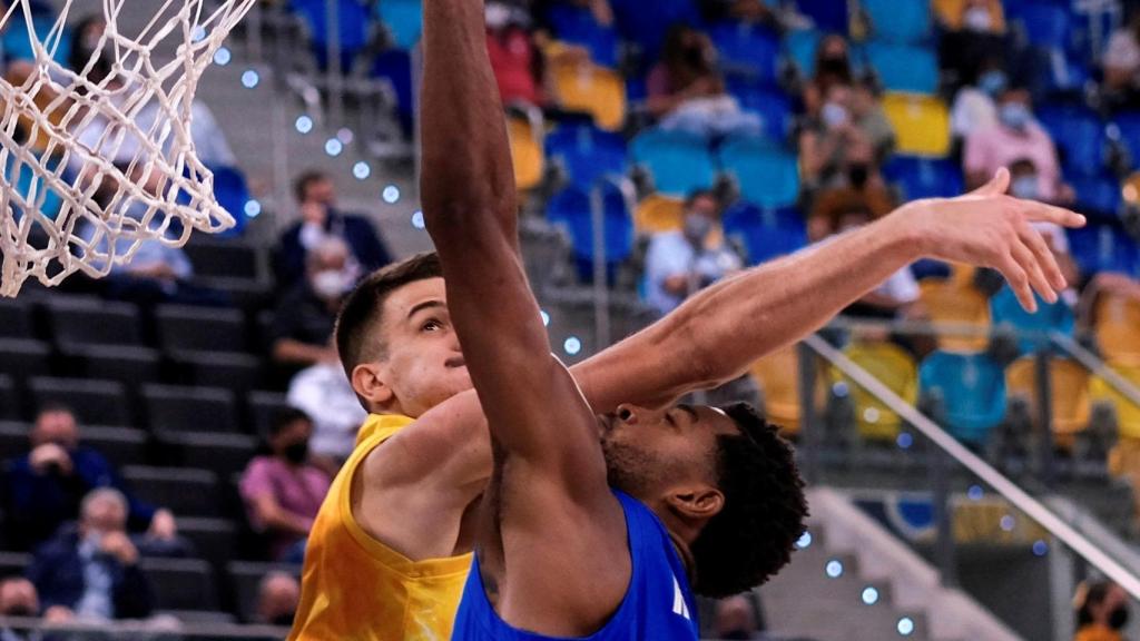 Cory Higgins y Nico Brussino, en un partido de Liga Endesa