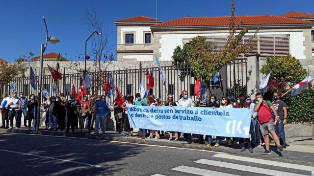 Concentración de CIG-Abanca ante la Xunta.