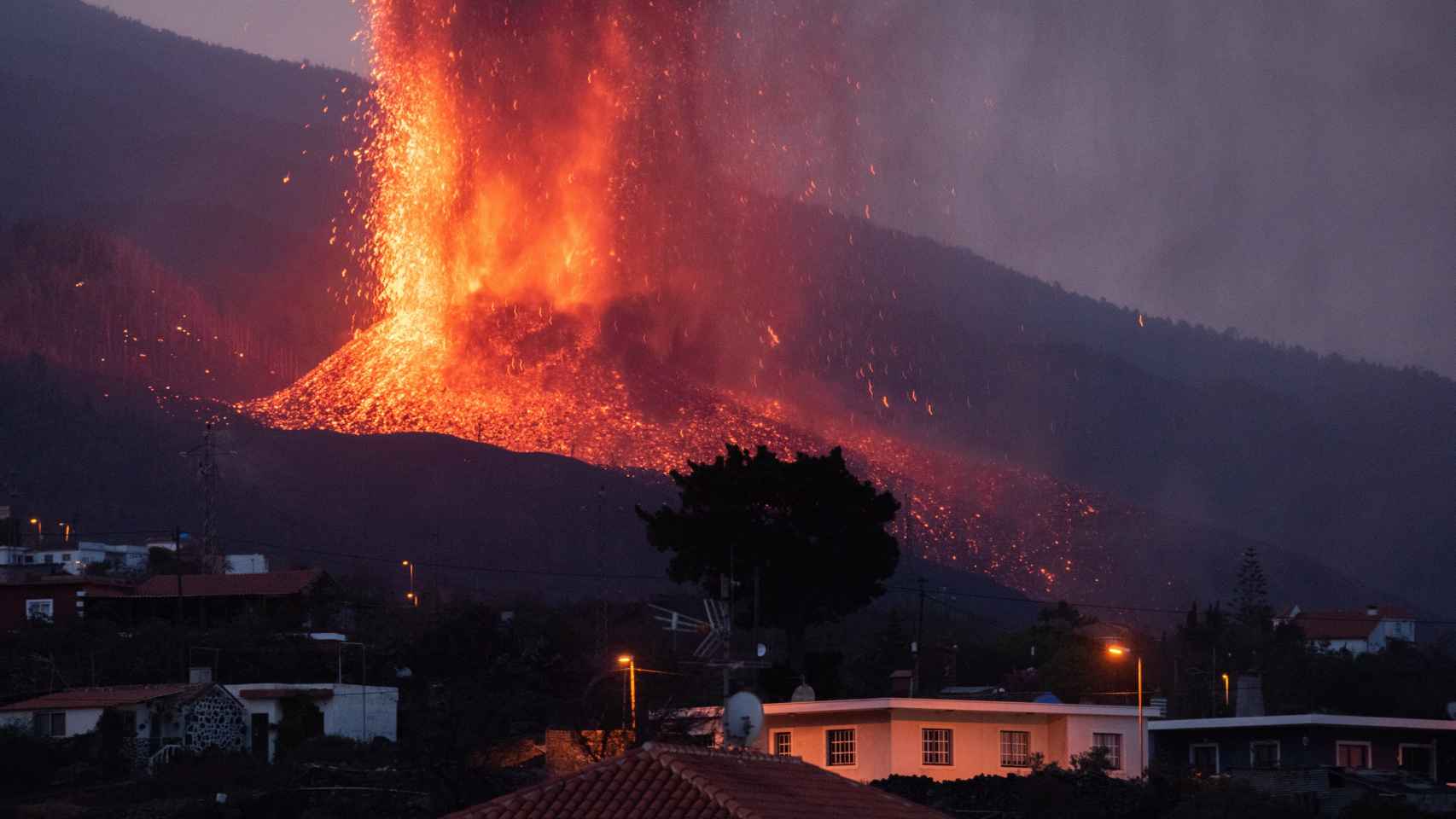 Explosiones en el volcán de La Palma.
