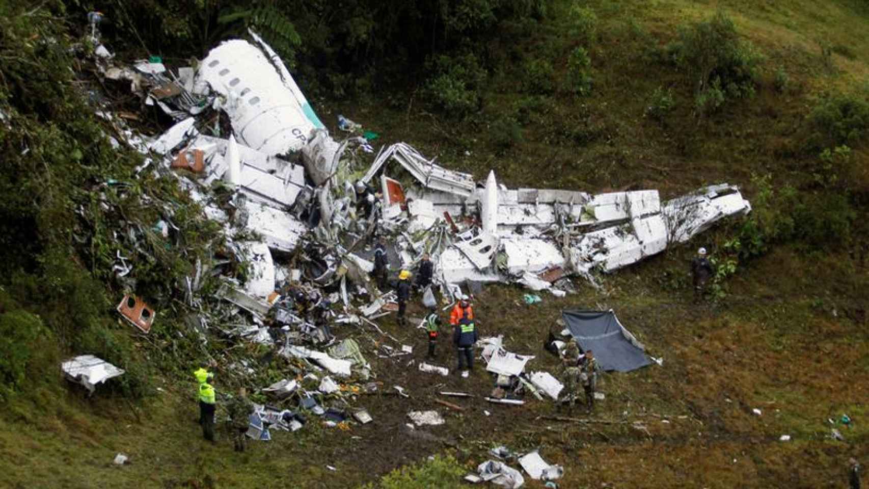 El avión del Chapecoense que se estrelló cerca del aeropuerto de Medellín