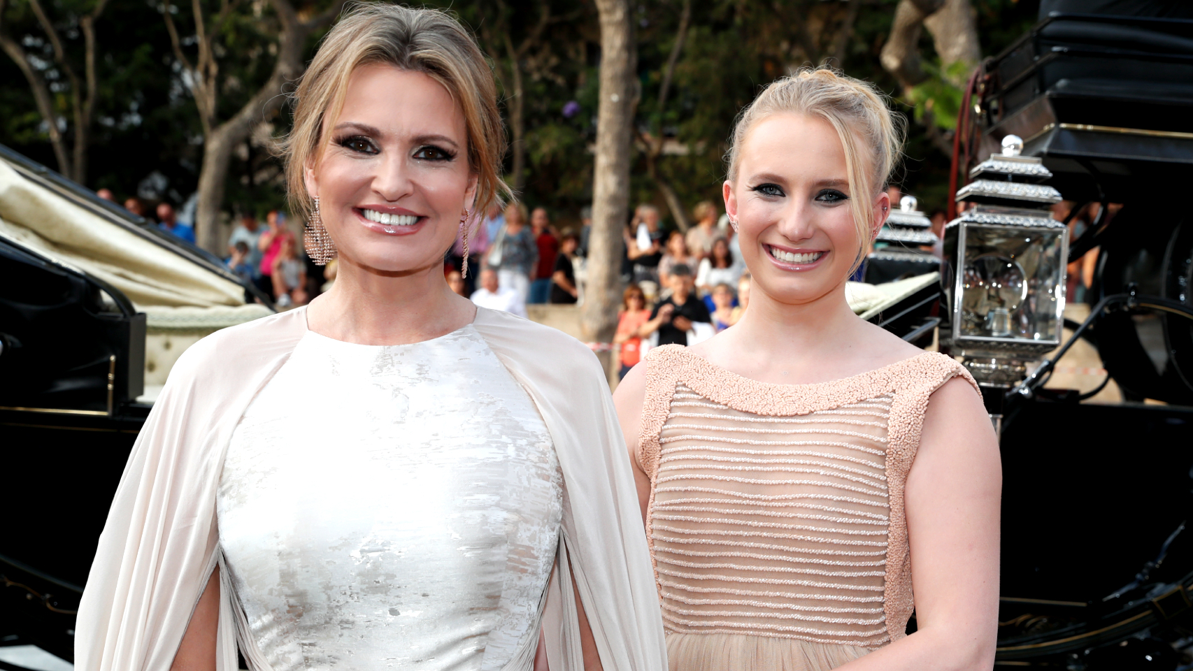 Ainhoa Arteta, el día de su boda en junio de 2019, junto a su hija, Sarah.
