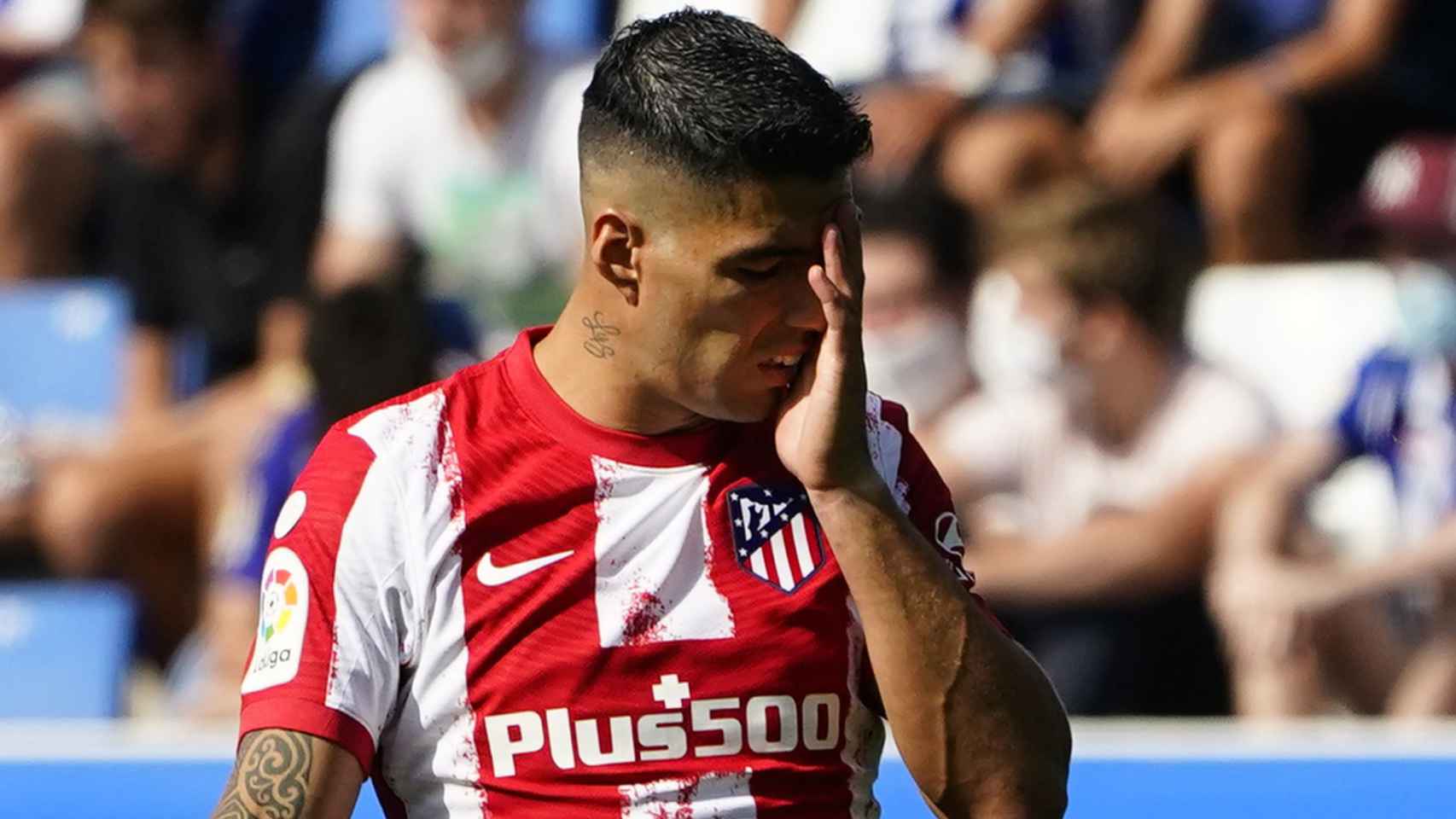 Luis Suárez se lamenta por una ocasión fallada