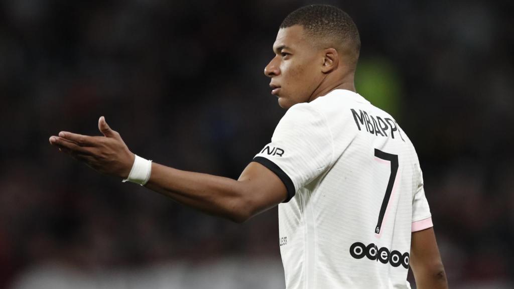 Kylian Mbappé, en un partido del PSG durante la temporada 2021/2022