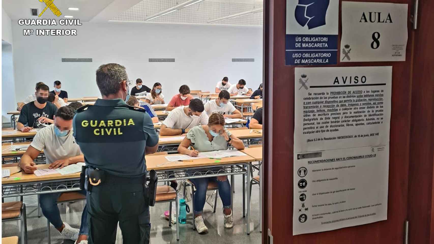 La Universidad de Alicante ha acogido a los miles de aspirantes a entrar en la Guardia Civil.