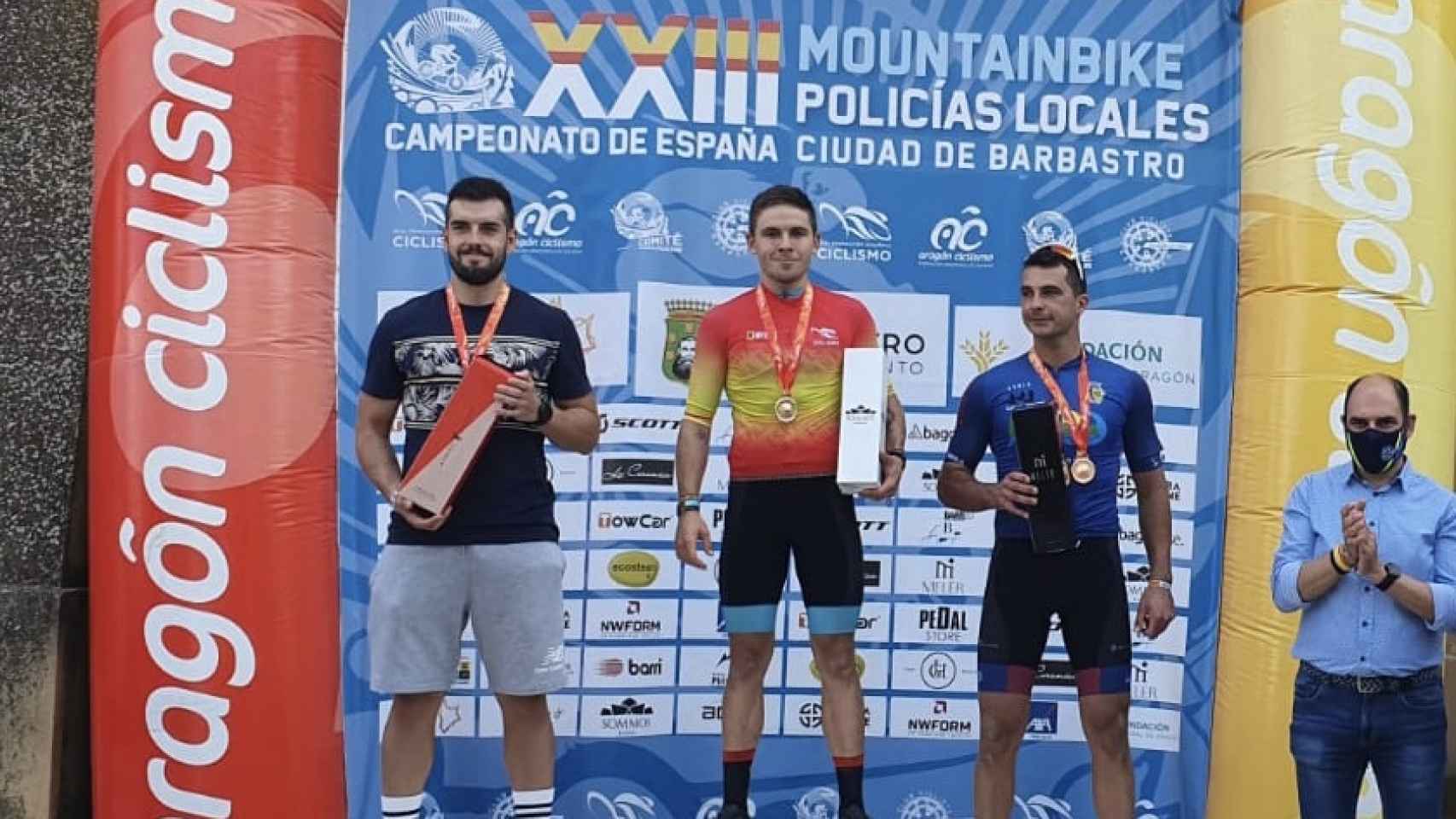 Dos policías locales de León triunfan en el Campeonato Nacional de Mountainbike