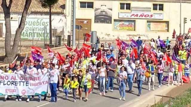Manifestación contra el cierre de Florette en la localidad conquense de Iniesta