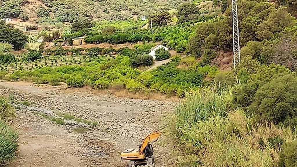 La Junta inicia trabajos preventivos en cauces afectados por el incendio de Sierra Bermeja.