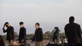 Refugiados afganos a su llegada a la Base Naval de Rota.