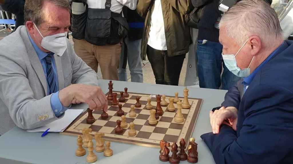 Imagen de la partida Karpov-Caballero.