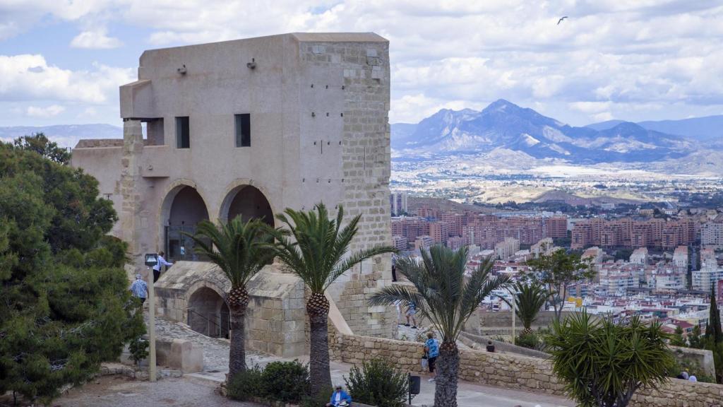 Castillo de Santa Bárbara en Alicante.