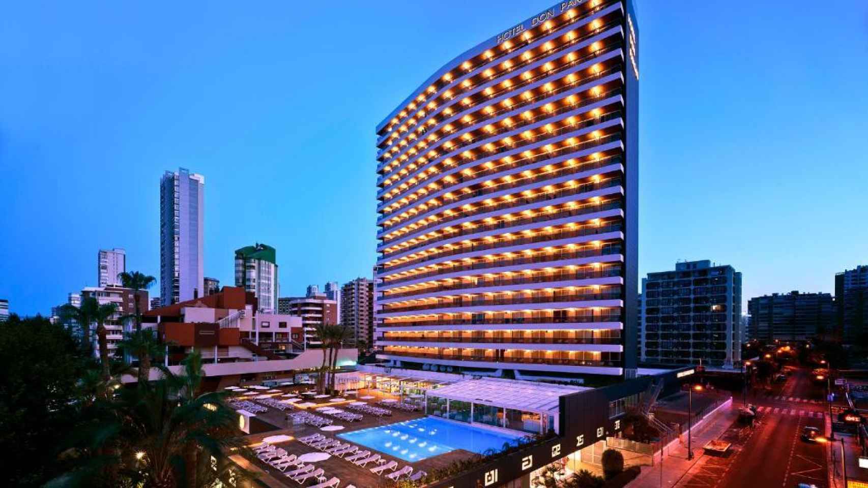El hotel Don Pancho de Benidorm, distinguido con la placa Docomomo 2021.