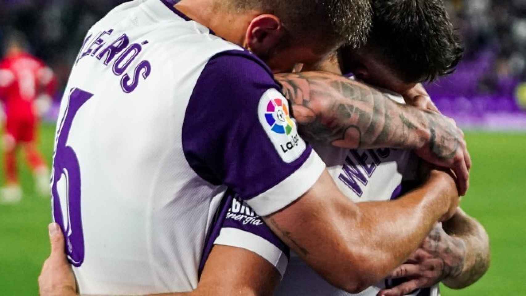Los jugadores del Real Valladolid celebran el primer gol