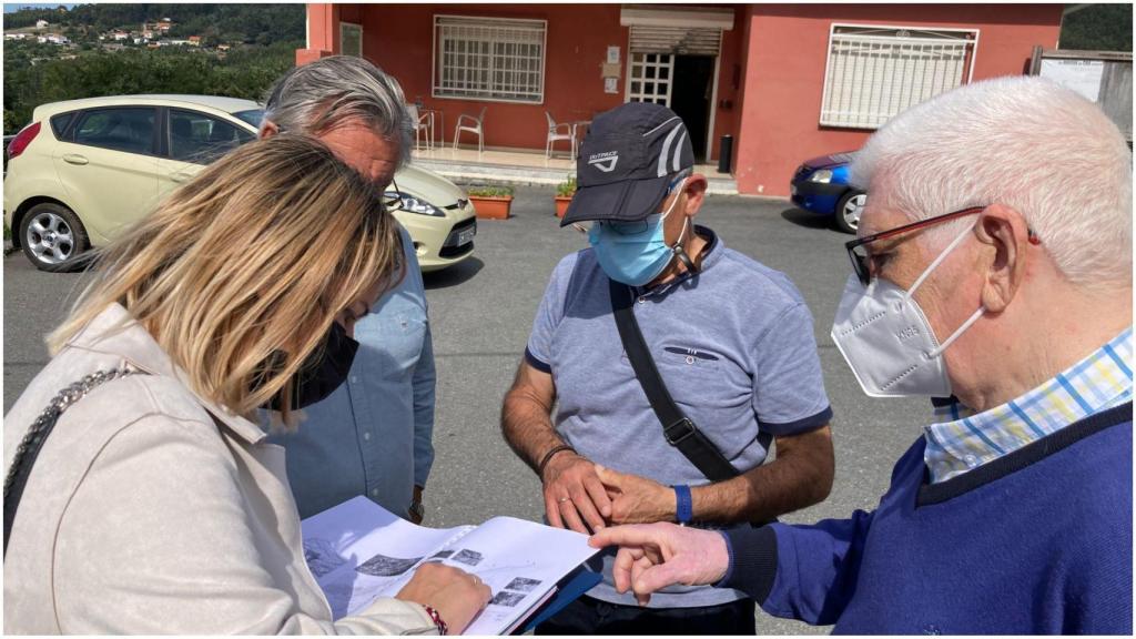 Ana Lamas con representantes de Doniños.