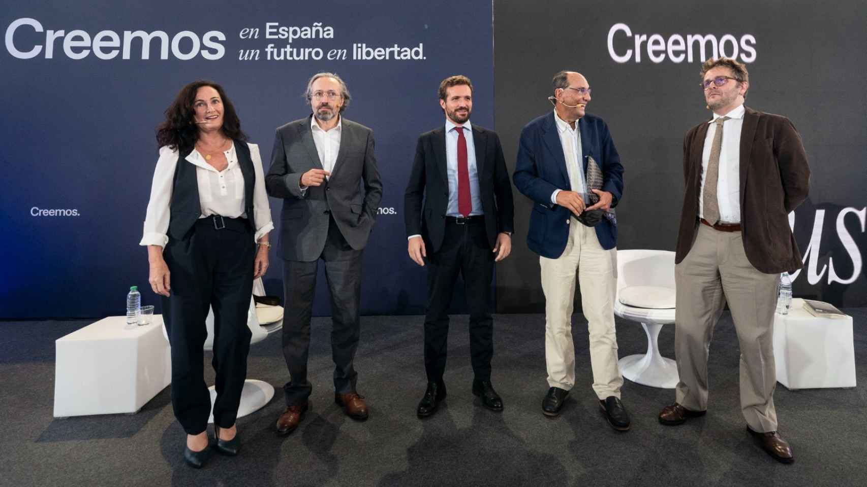 Edurne Uriarte, Girauta, Casado, Vidal-Quadras y Juan Claudio de Ramón, tras el coloquio.