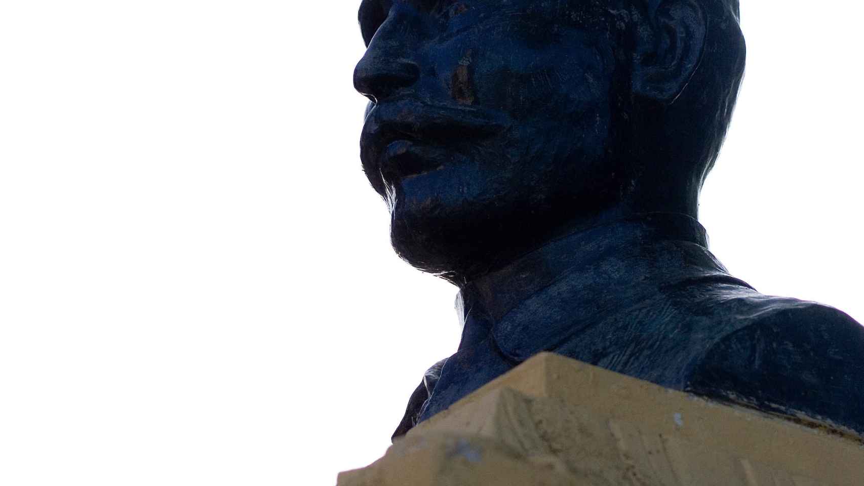 La estatua del doctor Castro antes de su rehabilitación