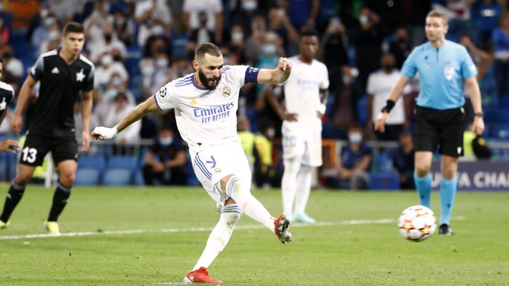 Benzema marca de penalti al Sheriff