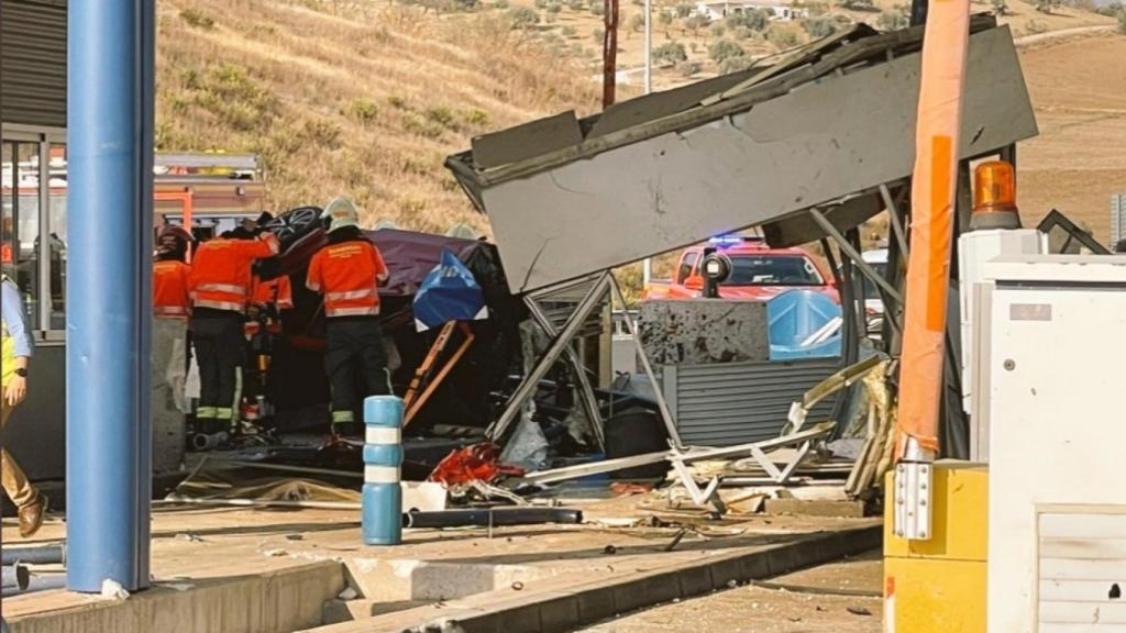 Siniestro ocurrido en el punto de peaje de la autopista de peaje de Las Pedrizas, en Málaga.