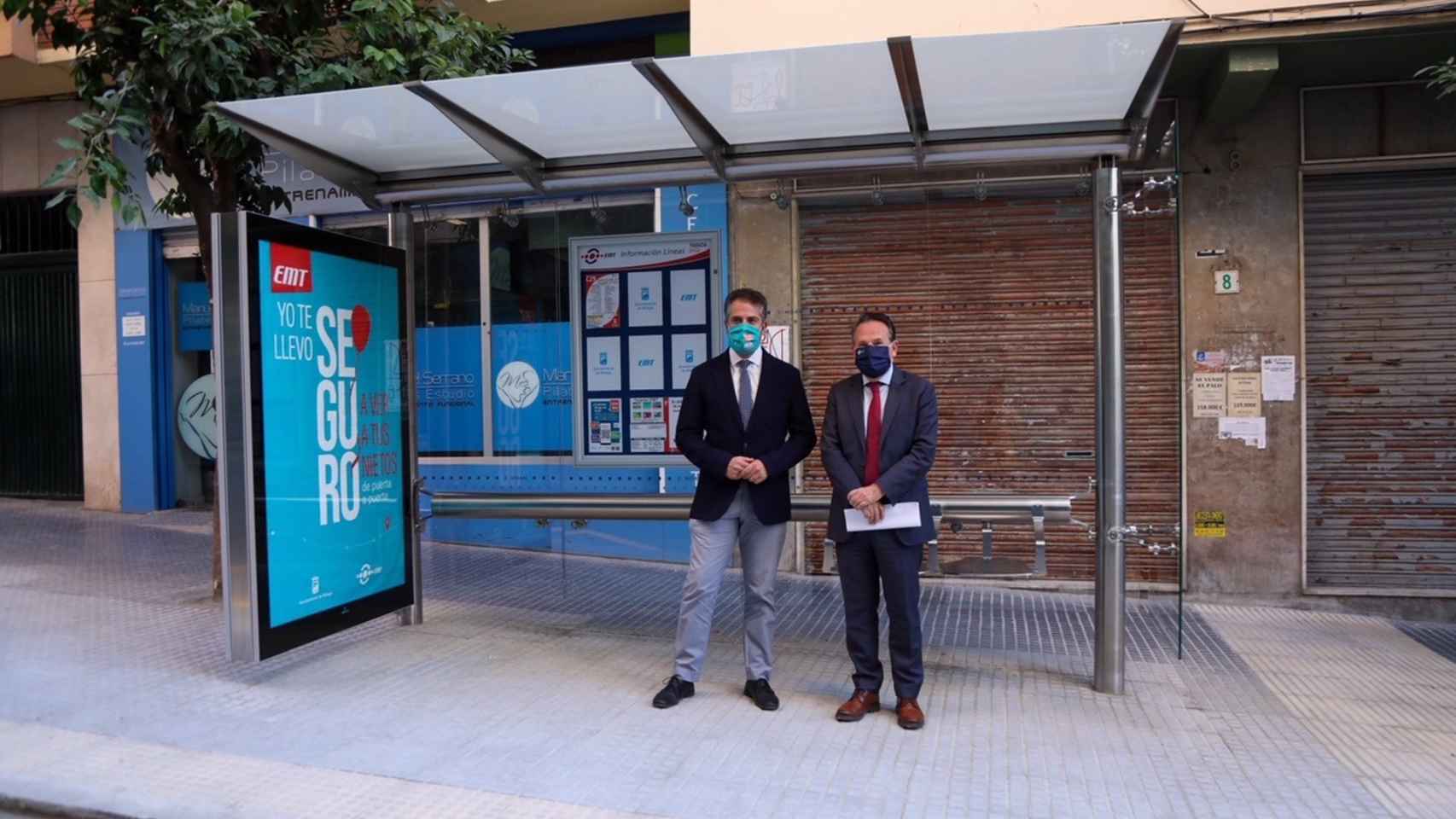 El concejal del Distrito Málaga Este de Málaga y el gerente de la Empresa Malagueña de Transportes (EMT).