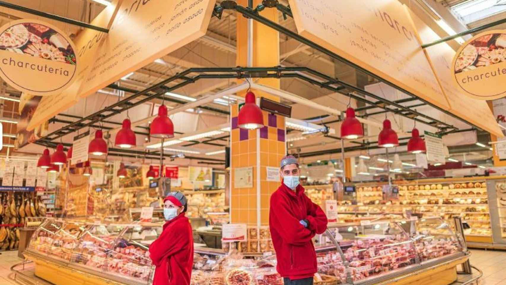 Interior del Alcampo de Murcia, el supermercado más barato de España, según la OCU.