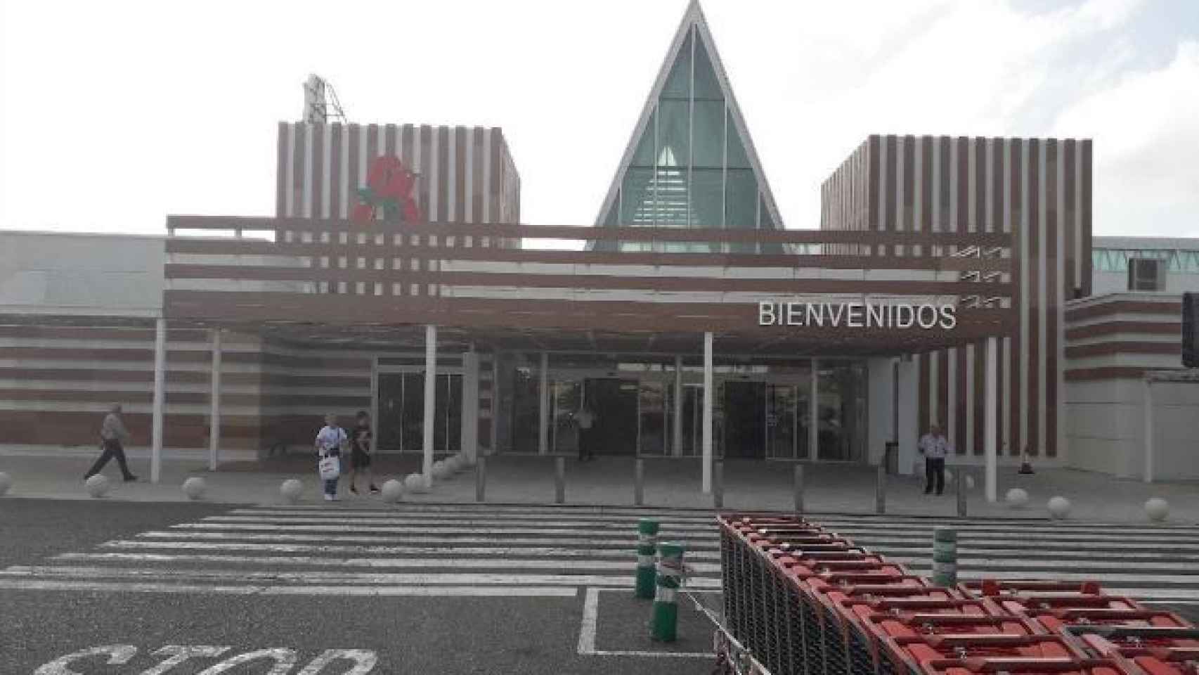 Entrada al Alcampo de Telde, el supermercado más caro de Las Palmas, según la OCU.