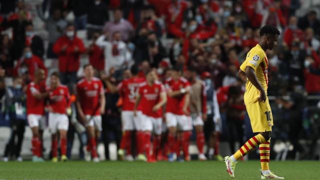 Los jugadores del Benfica celebran el tercer gol ante el Barça