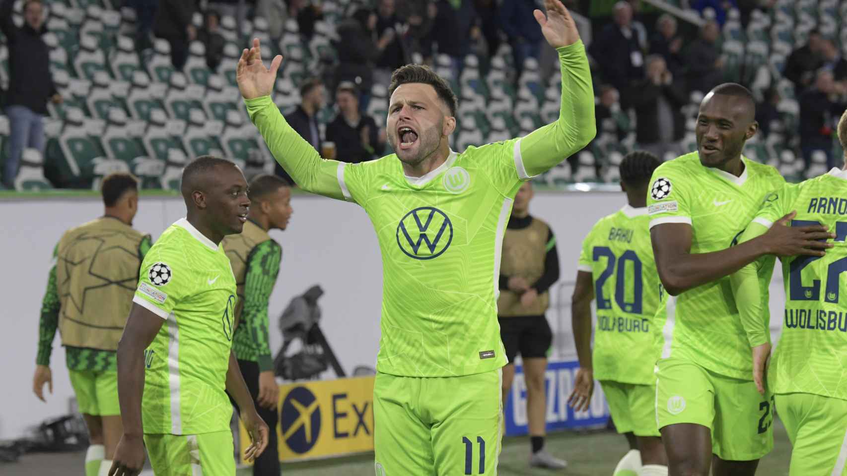 Renato Steffen celebra su gol con el Wolfsburgo en la Champions League 2021/2022