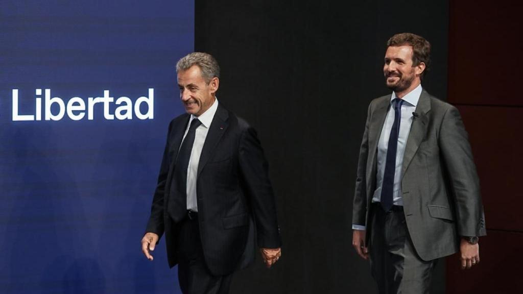 El expresidente francés Nicolas Sarkozy junto a Pablo Casado este miércoles en Madrid.