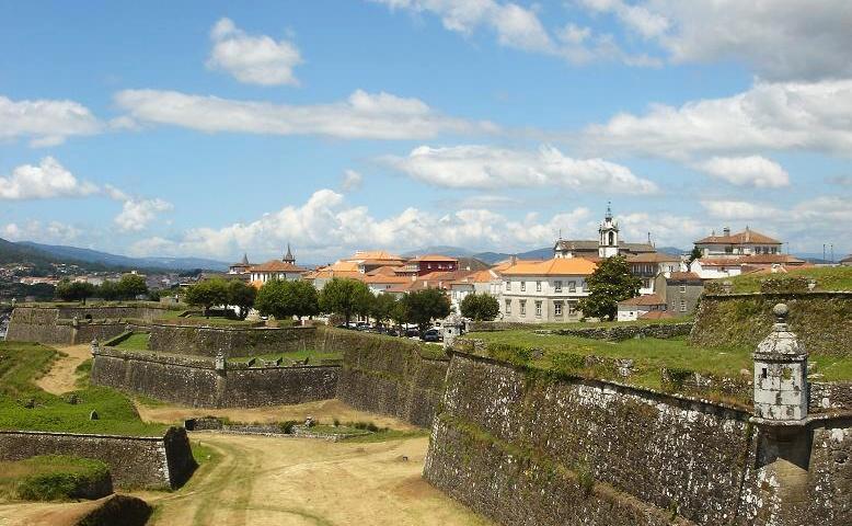  Valença do Miño (Fuente: @PQ3 vía Wikipedia)