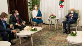 El ministro de Exteriors, José Manuel Albares, reunido con el presidente de Argelia, Abdelamadjid Tebboune, el 30 de septiembre de 2021.