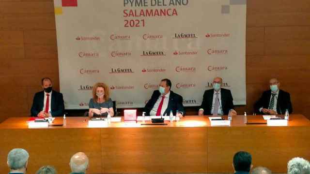Mesa presidencial en un acto celebrado en la Cámara de Comercio de Salamanca