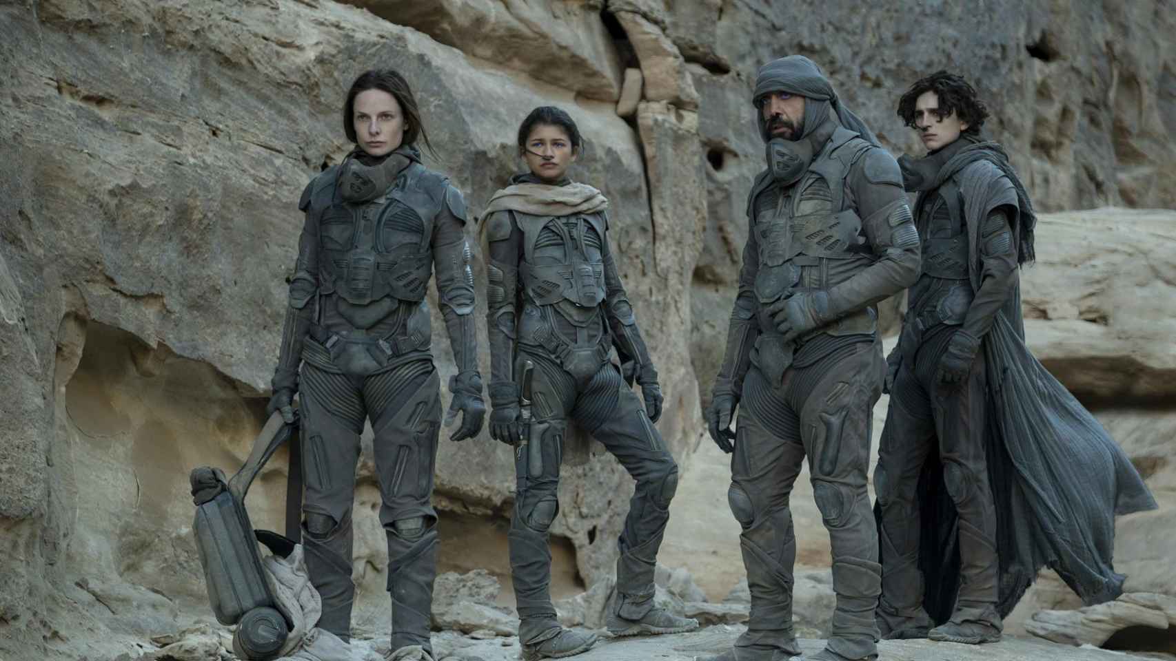 Rebecca Ferguson, Zendaya, Javier Bardem y Timothée Chalamet en una escena de 'Dune'.