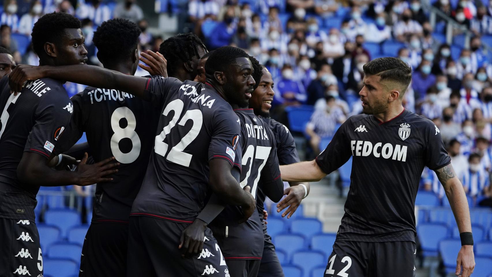 Los jugadores del AS Mónaco celebran el gol de Disasi en la Europa League