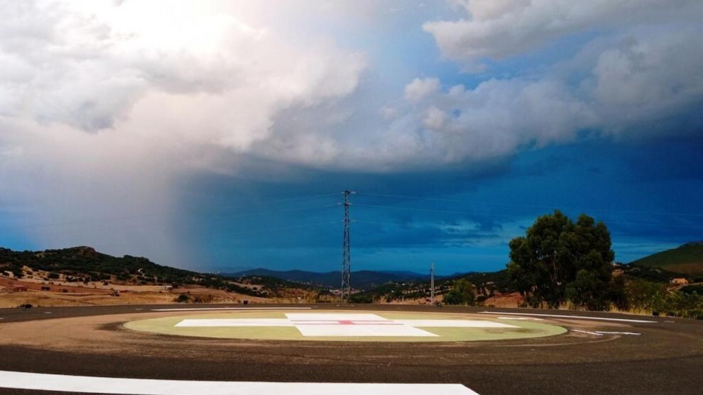 La torre por la que no se puede aterrizar de noche en el helipuerto de Almadén.