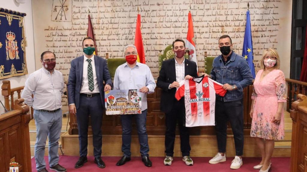 Presentación del Trofeo de Otoño en el Ayuntamiento de Benavente